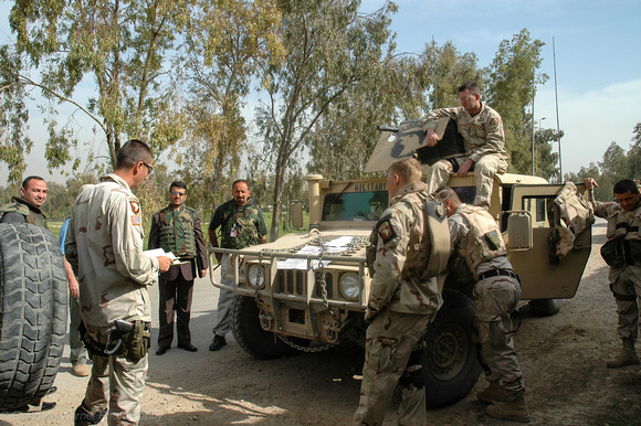 pre-mission briefing, Mosul, 2005